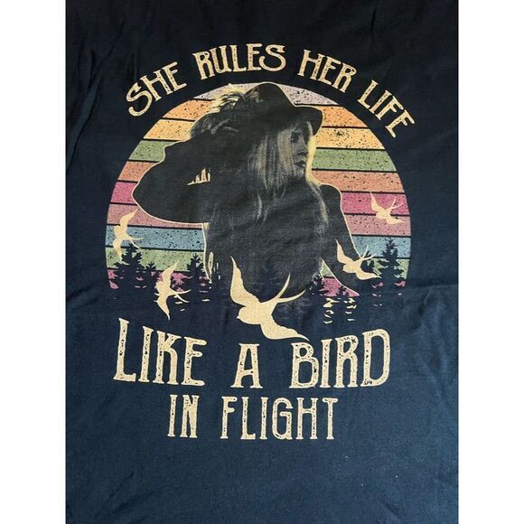 She Rules Her Life Like A Bird In Flight Black Short Sleeve Women Tees Size 2XL - Picture 2 of 5